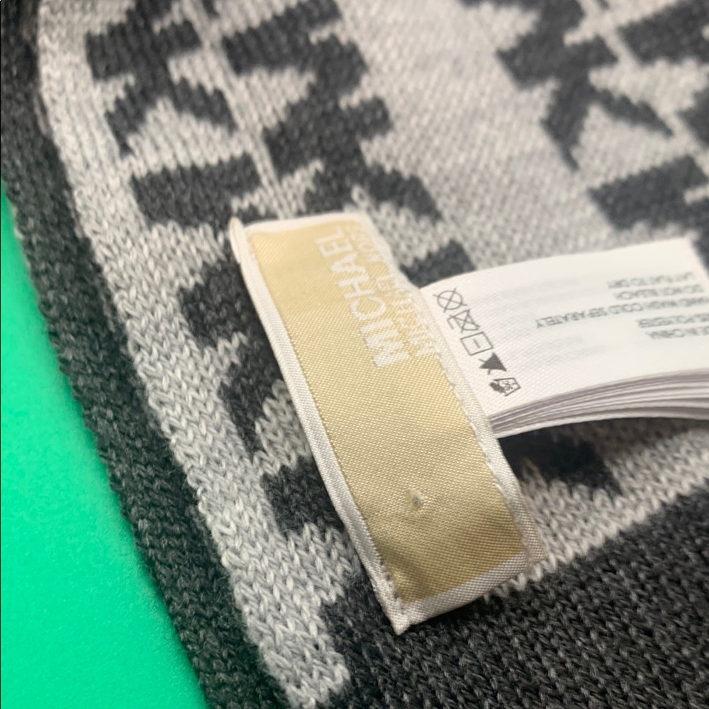 Gray Patterned Scarf - Picture 2 of 5